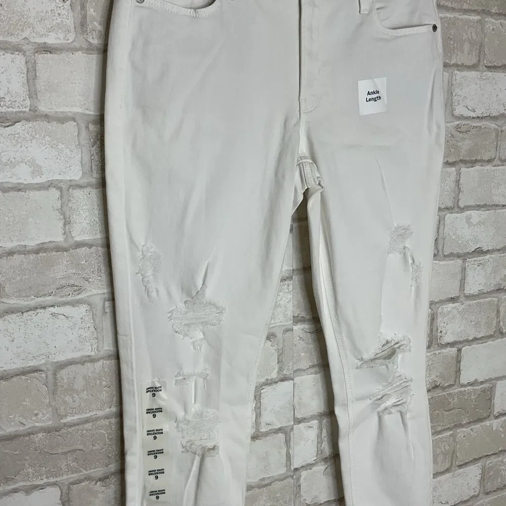 NWT Old Navy Rockstar Super Skinny Distressed Mid-rise Jeans Size 6